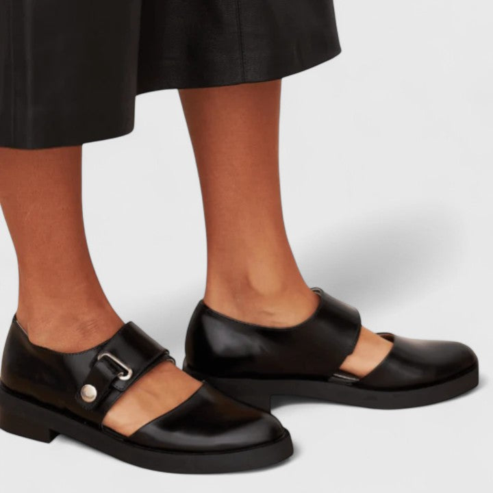 Victoria - Elegant retro shoes with a modern touch