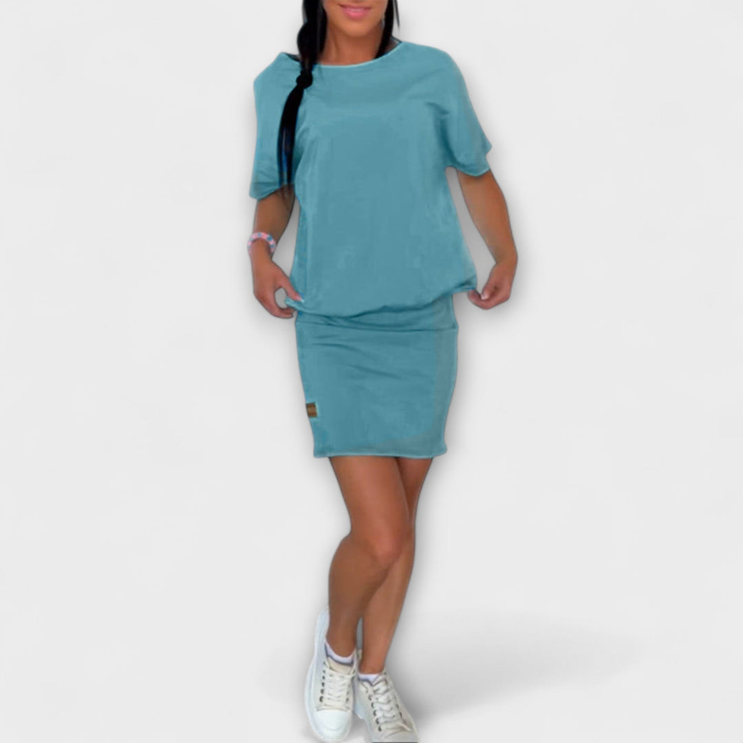 Lídia - Elegant Fitted Dress