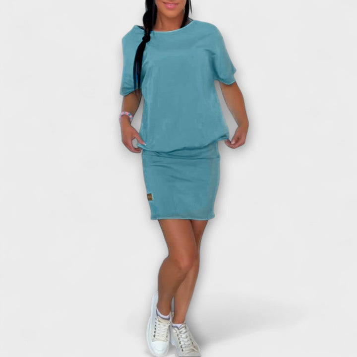 Lídia - Elegant Fitted Dress