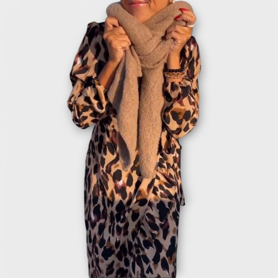 Emília - Casual Dress with Leopard Print
