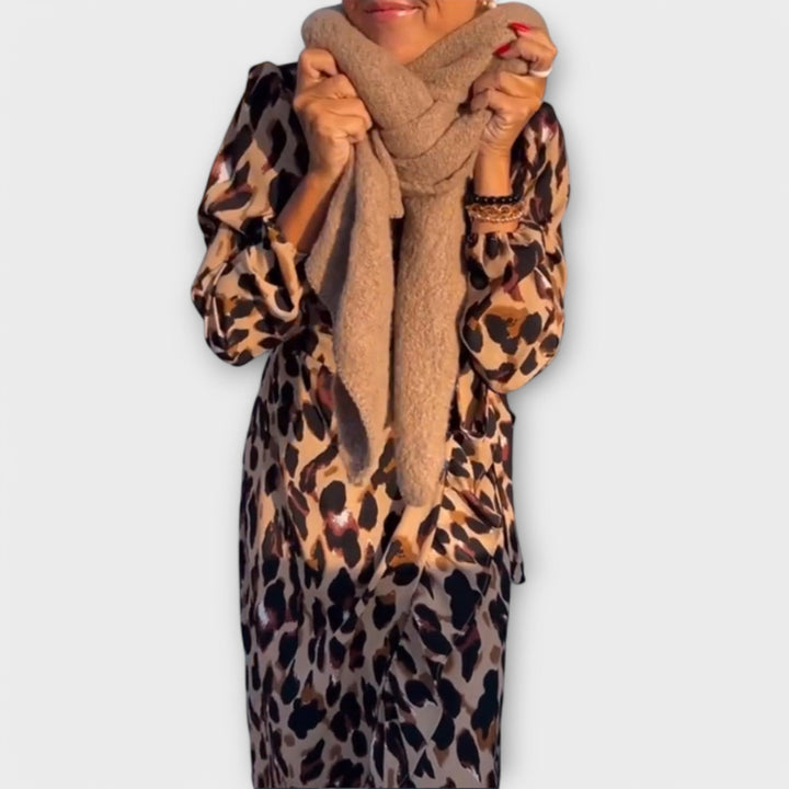 Emília - Casual Dress with Leopard Print