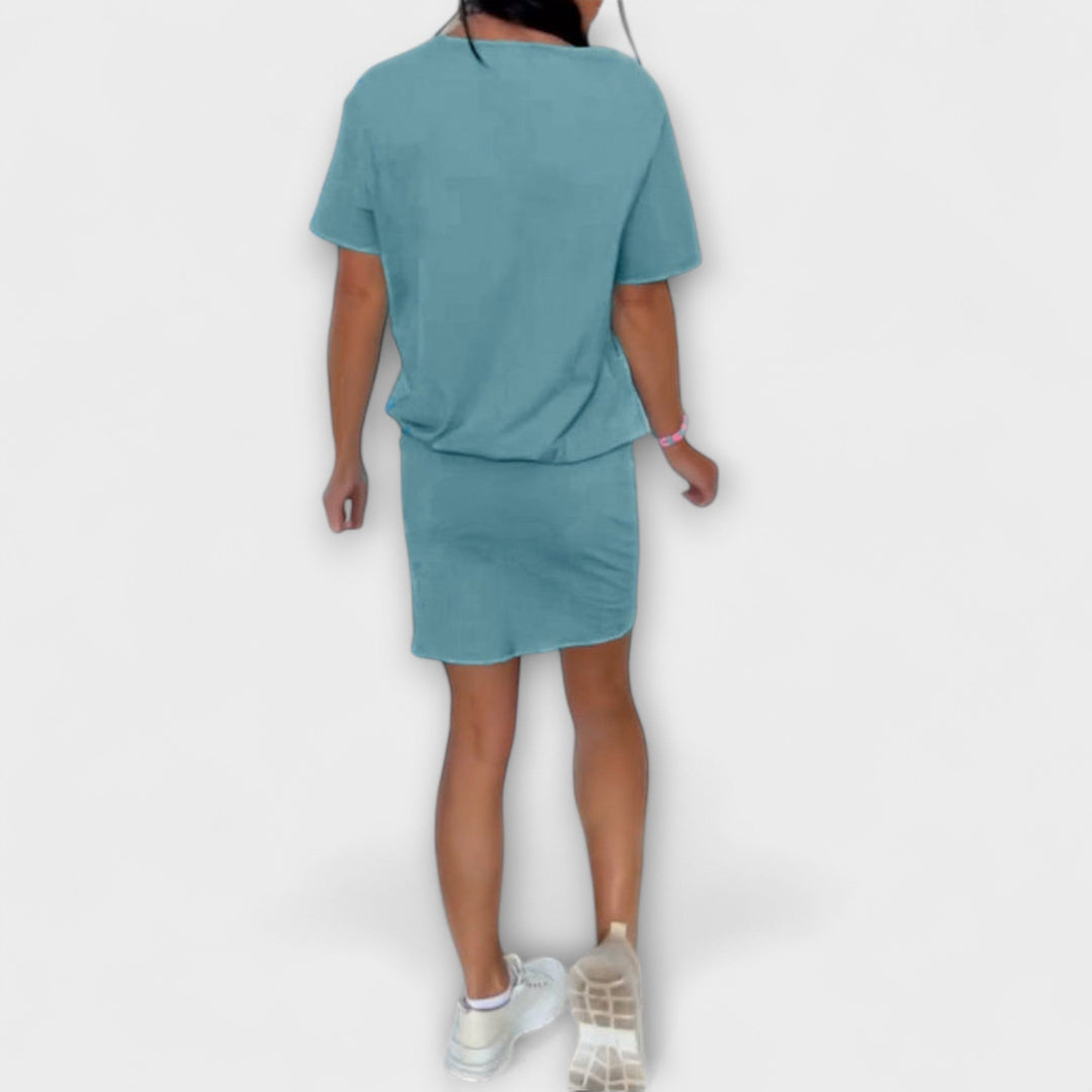 Lídia - Elegant Fitted Dress