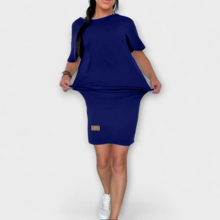 Lídia - Elegant Fitted Dress