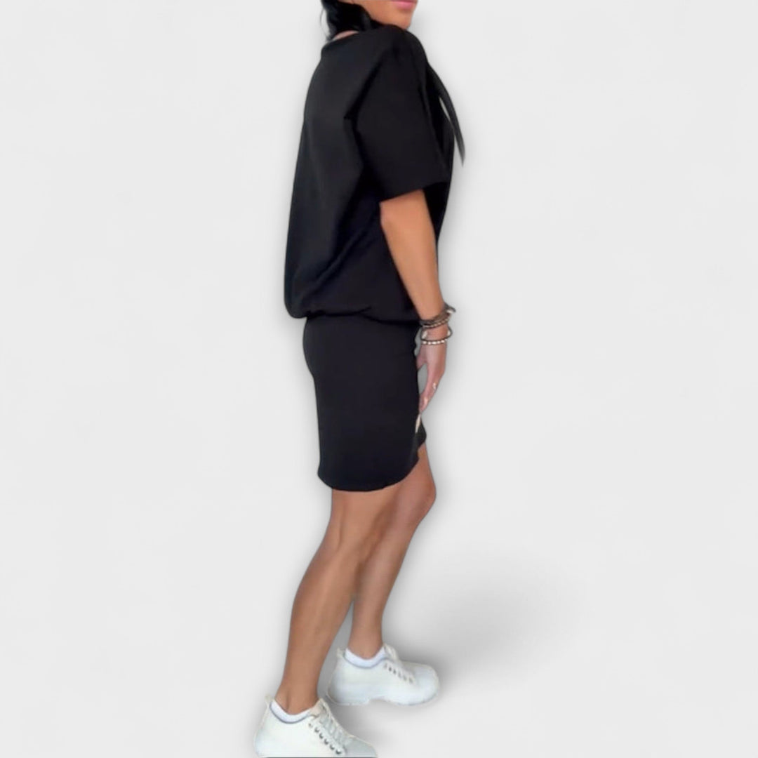 Lídia - Elegant Fitted Dress