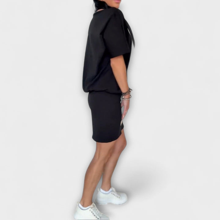 Lídia - Elegant Fitted Dress