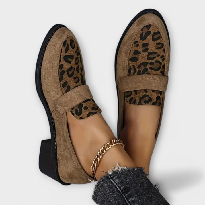 Camila - Elegant shoes with leopard print