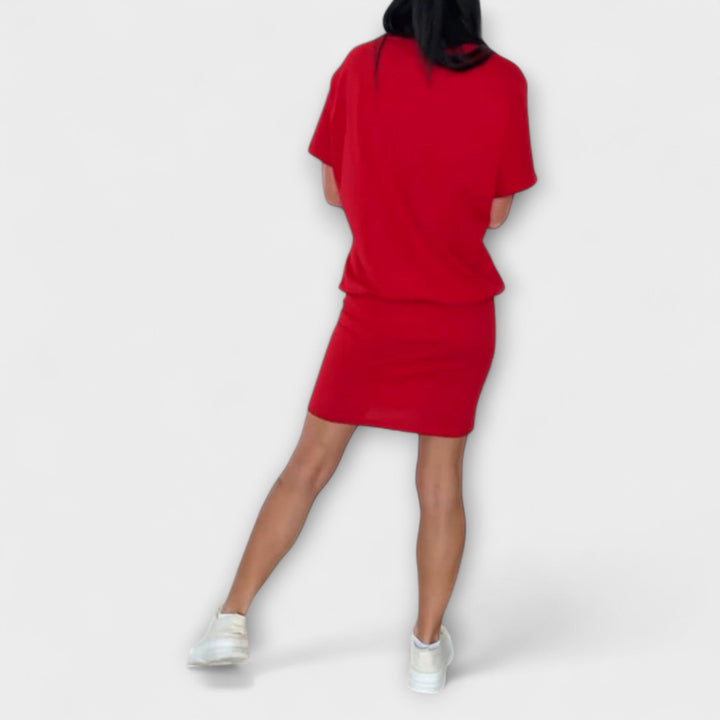 Lídia - Elegant Fitted Dress
