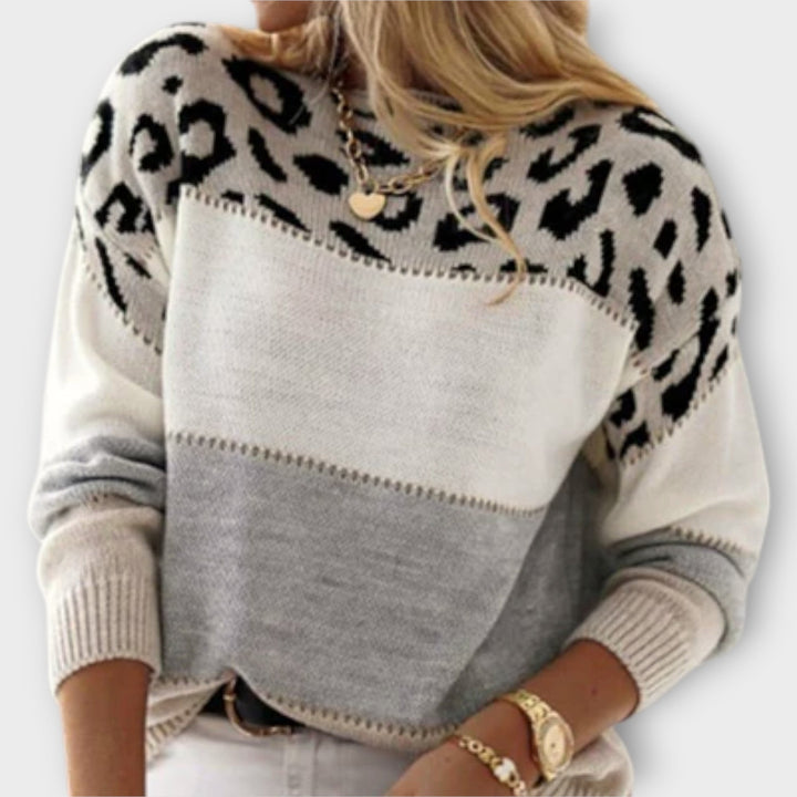 Andreia - Relaxed Jumper with Leopard Print