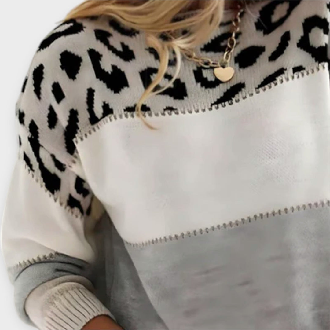 Andreia - Relaxed Jumper with Leopard Print