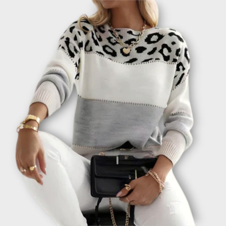 Andreia - Relaxed Jumper with Leopard Print