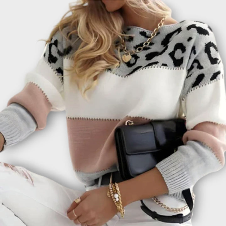 Andreia - Relaxed Jumper with Leopard Print