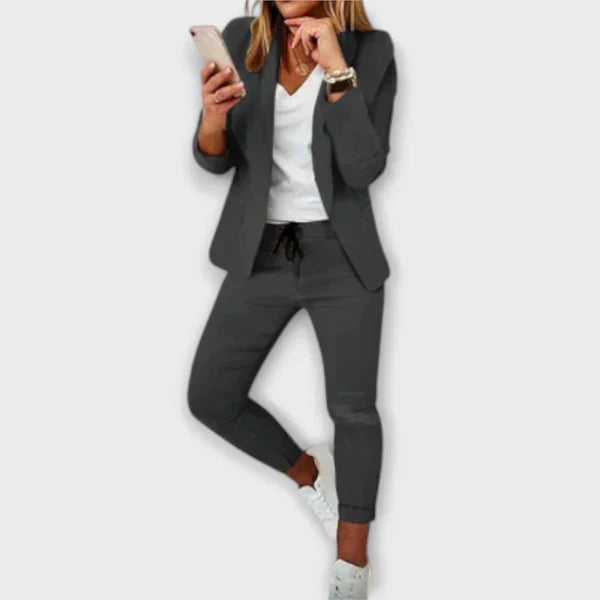 Clara - Elegant and Comfortable Blazer.