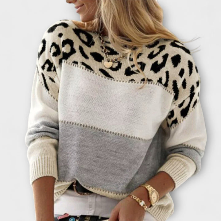 Andreia - Relaxed Jumper with Leopard Print