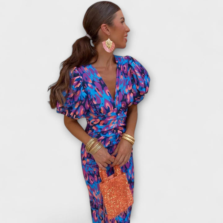 Vanessa - Elegant dress with V-neck