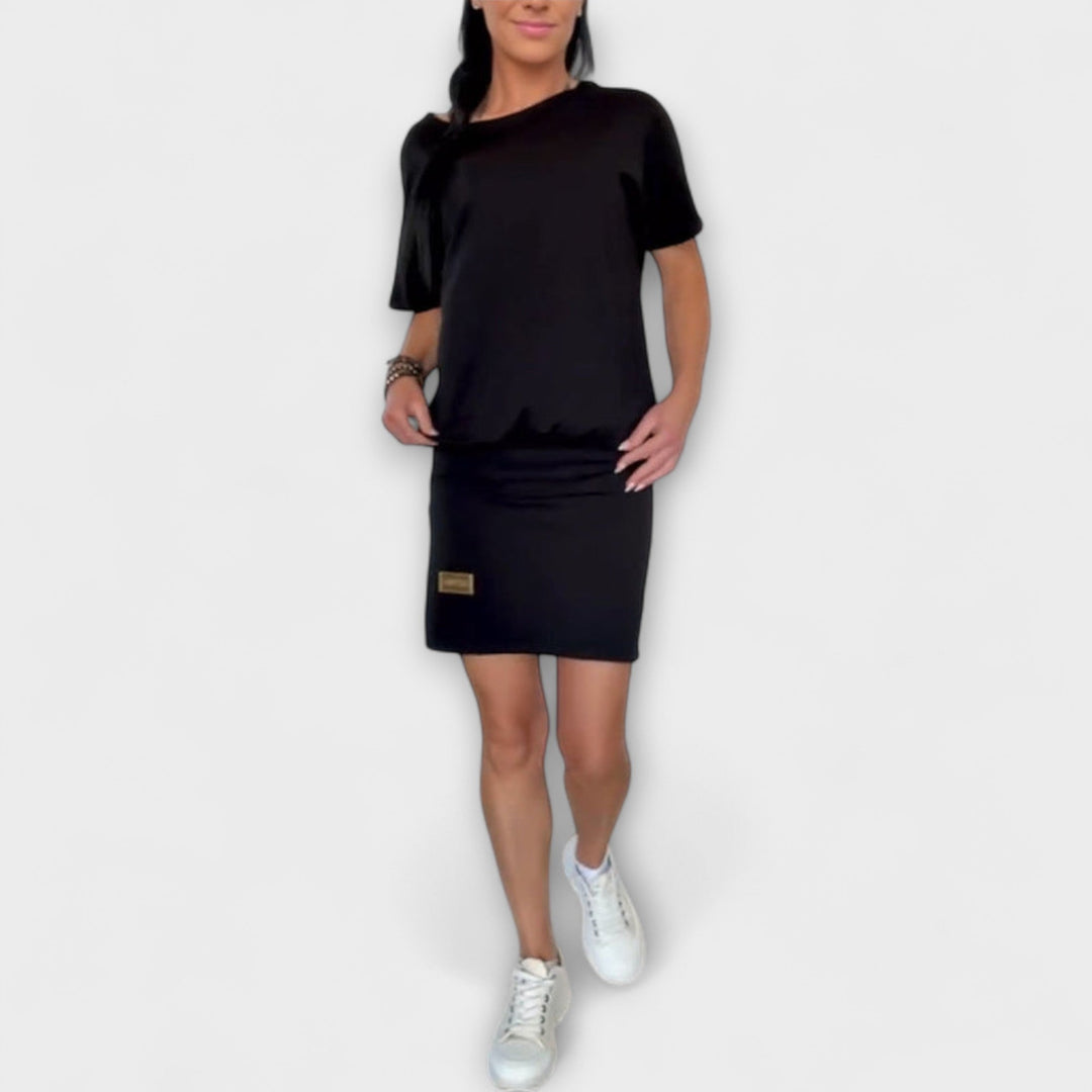 Lídia - Elegant Fitted Dress