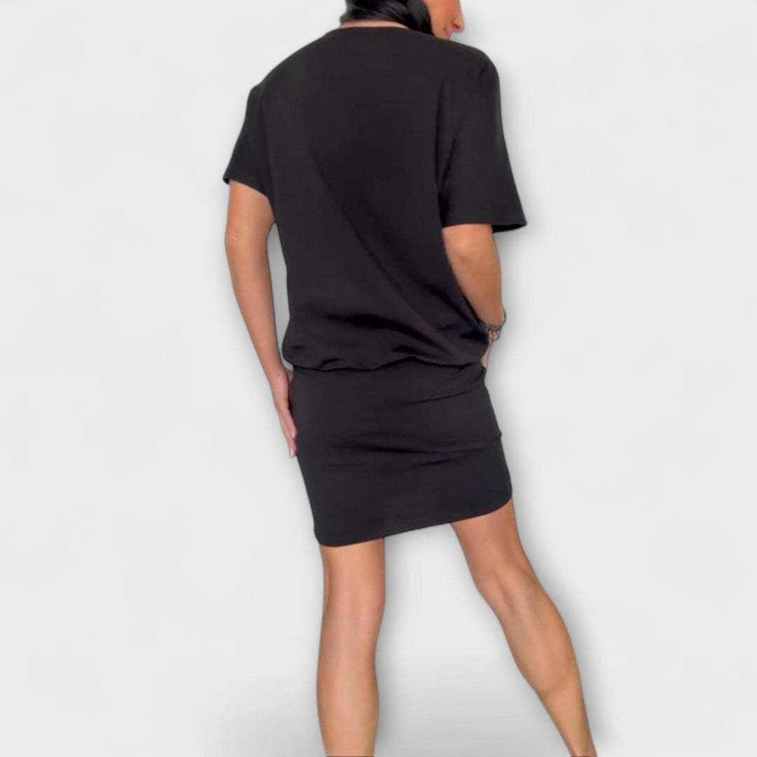 Lídia - Elegant Fitted Dress