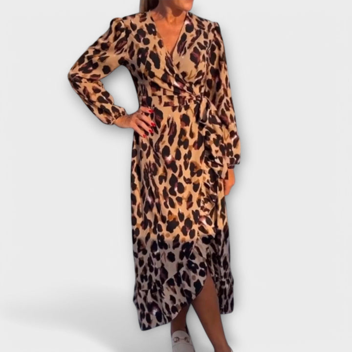 Emília - Casual Dress with Leopard Print