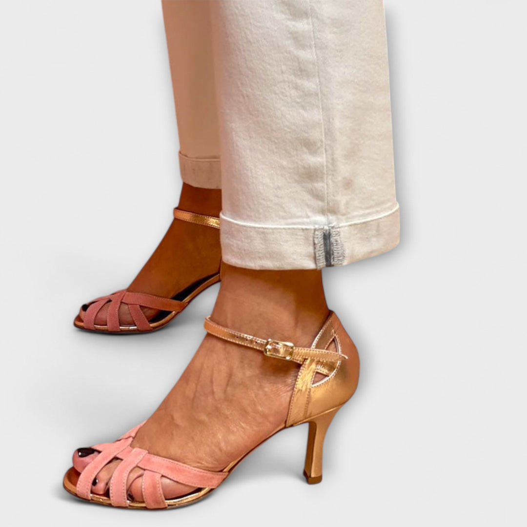 Charlotte – Striking Elegance and Comfort