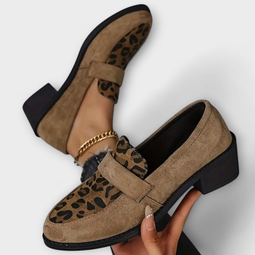 Camila - Elegant shoes with leopard print