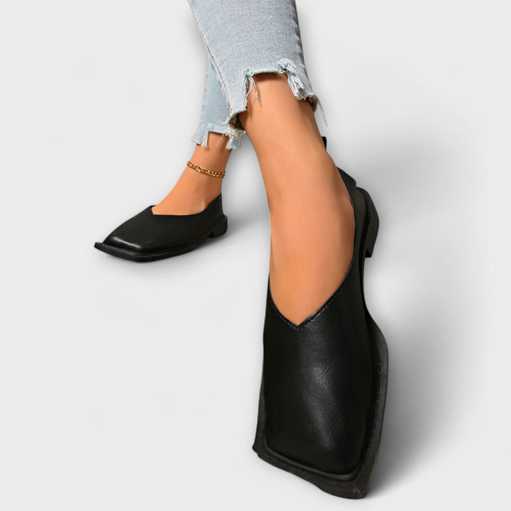 Vania – Casual Footwear