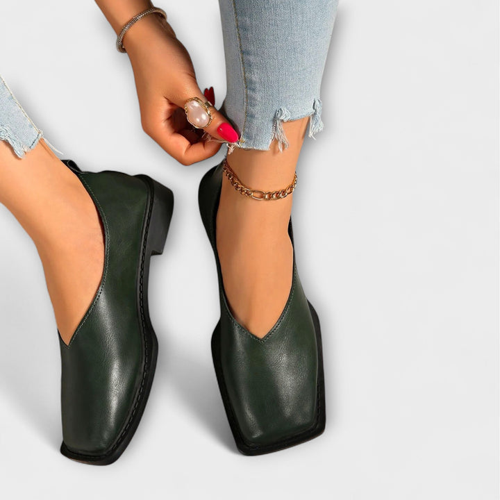 Vania – Casual Footwear