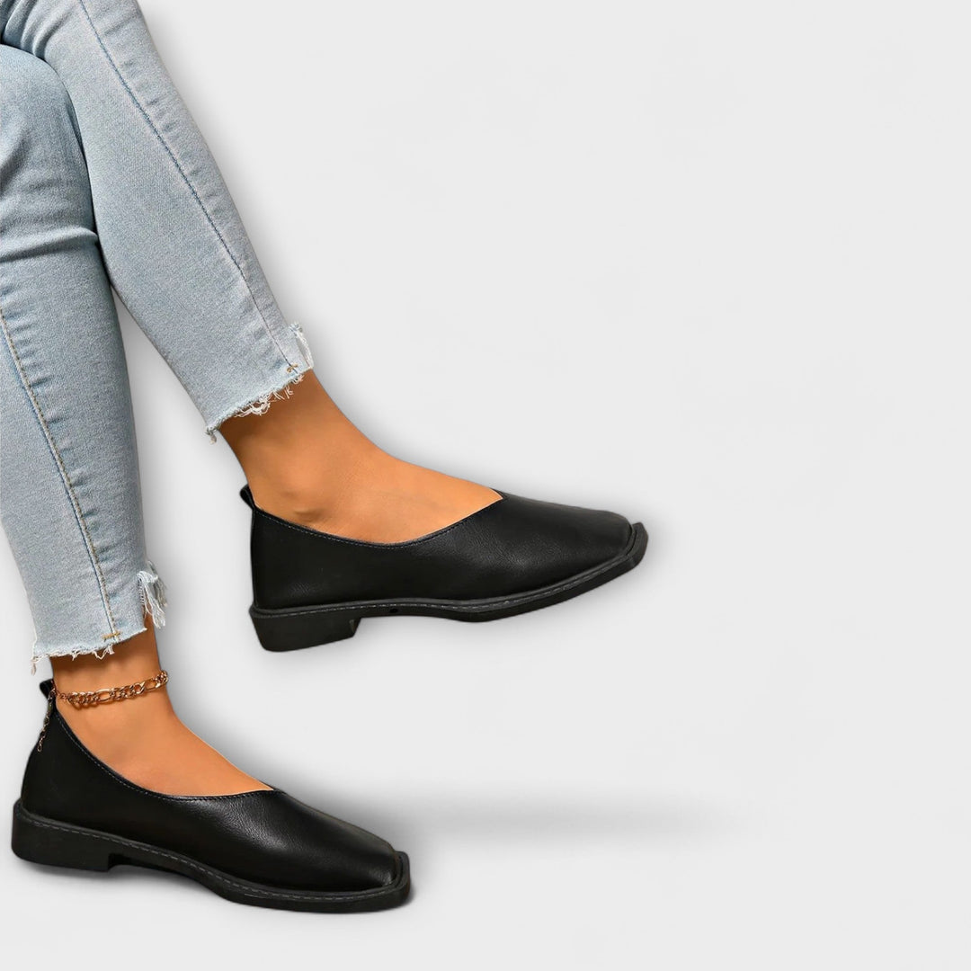 Vania – Casual Footwear