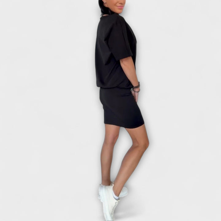 Lídia - Elegant Fitted Dress