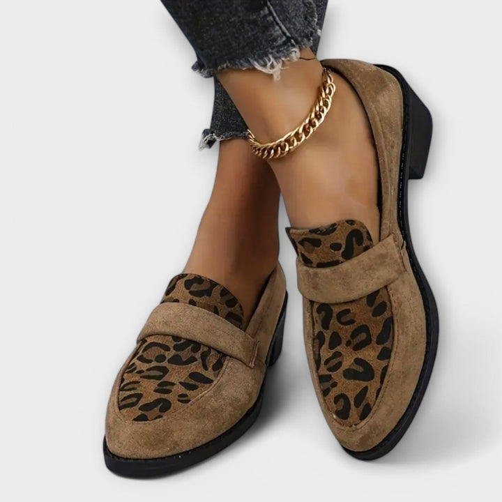 Camila - Elegant shoes with leopard print