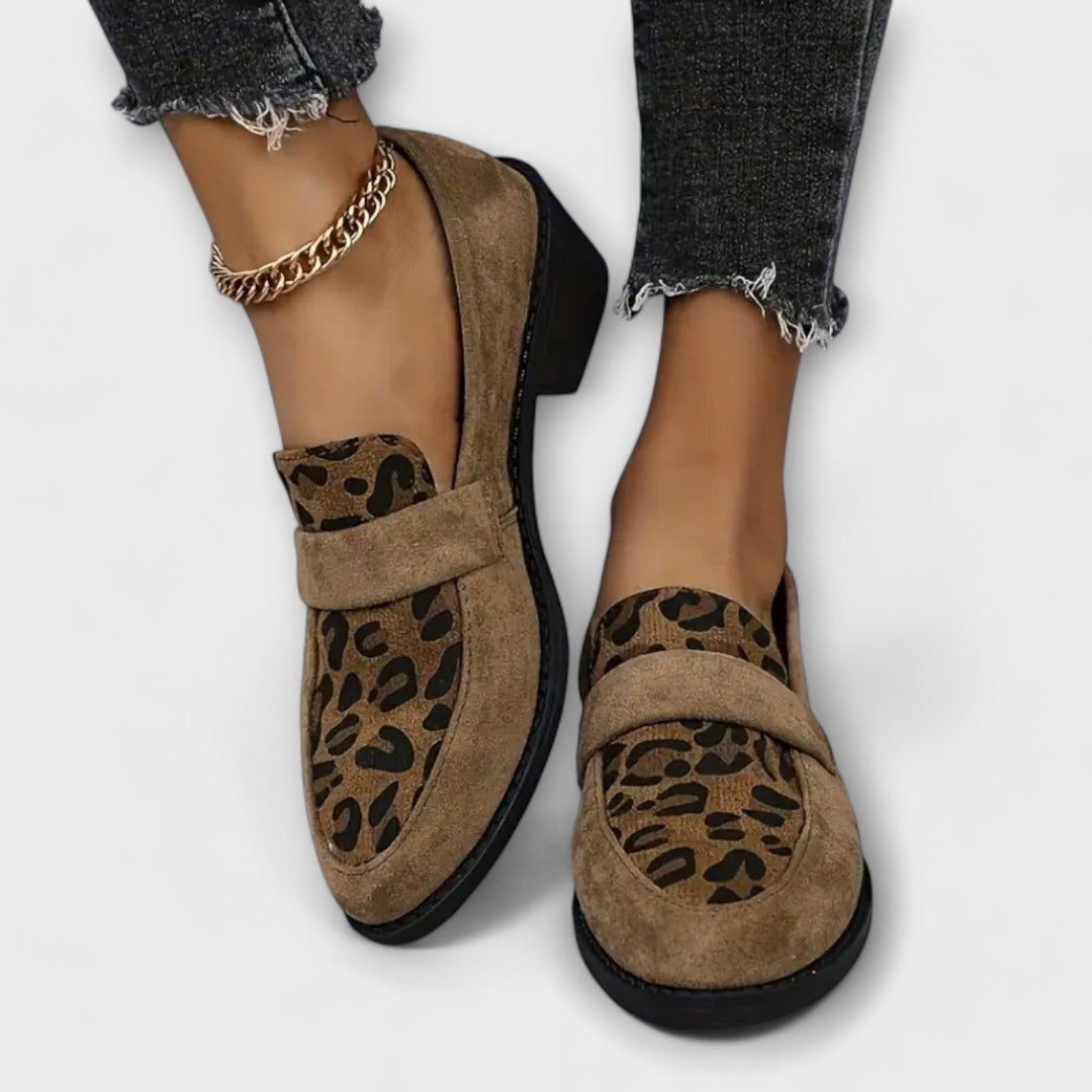 Camila - Elegant shoes with leopard print
