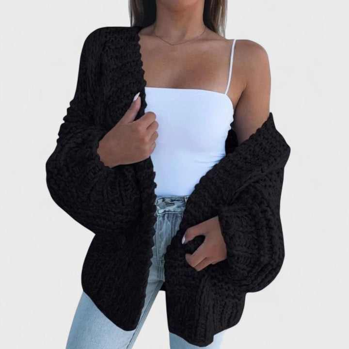 Clara - Relaxed cardigan in chunky knit