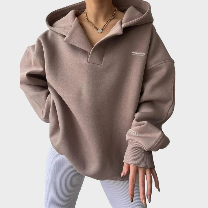 Flávia - Chic Hooded Sweatshirt