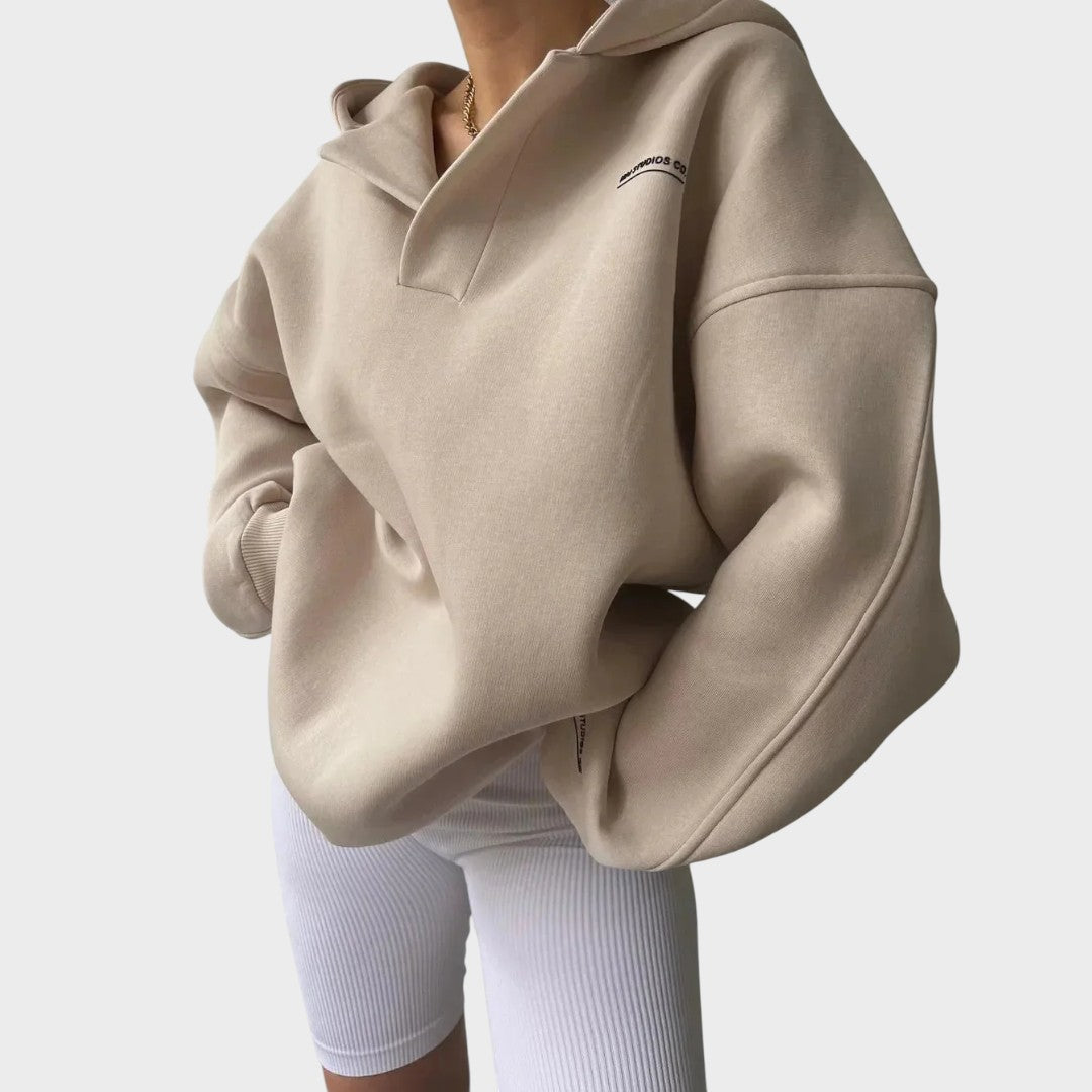 Flávia - Chic Hooded Sweatshirt